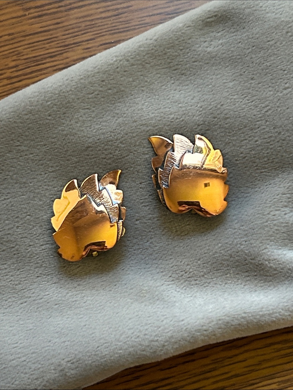 Vintage Mid Century Copper Leaf Clip on Earrings Unsigned for Fall Autumn